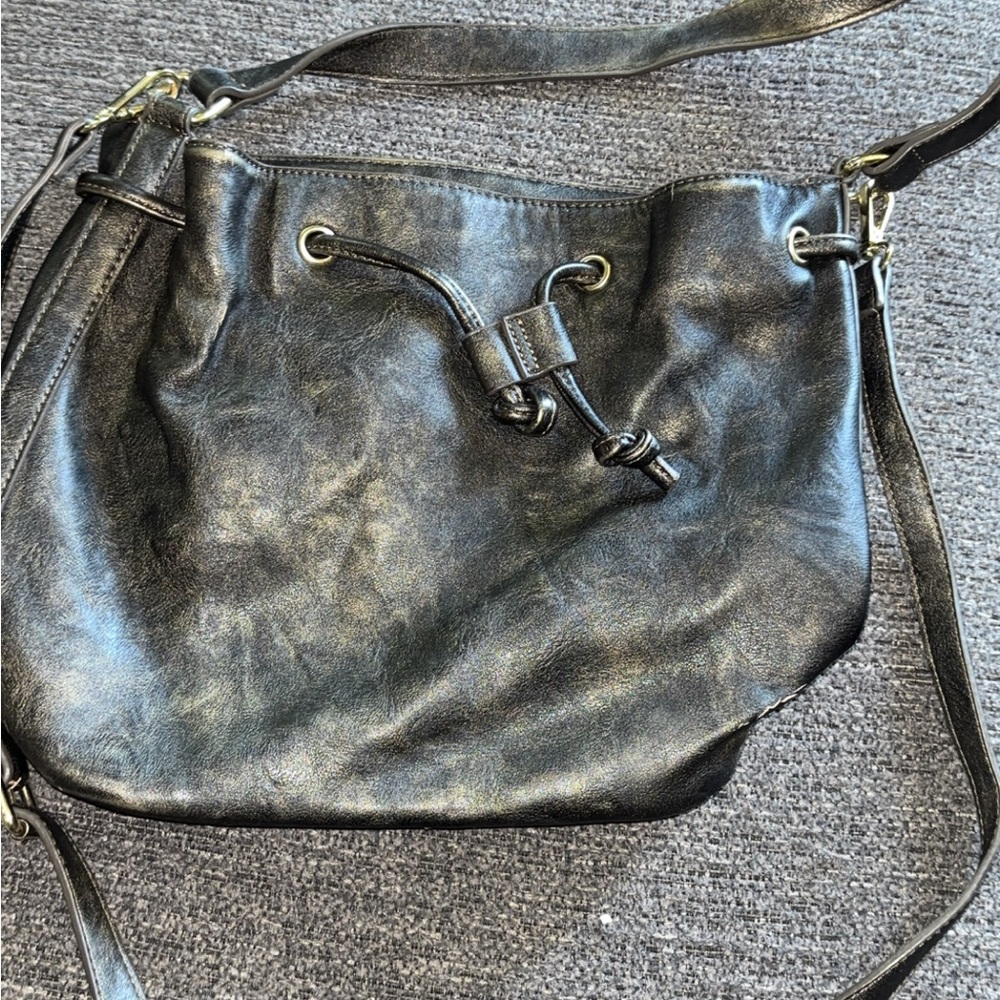 Chic Black Leather Shoulder Bag
